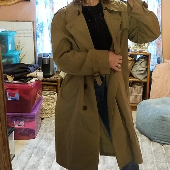 Classic London Fog Trench Coat - Picture 3 of 8